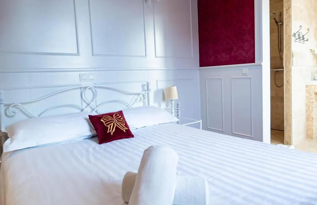 Hostel Lybeer Bruges-1